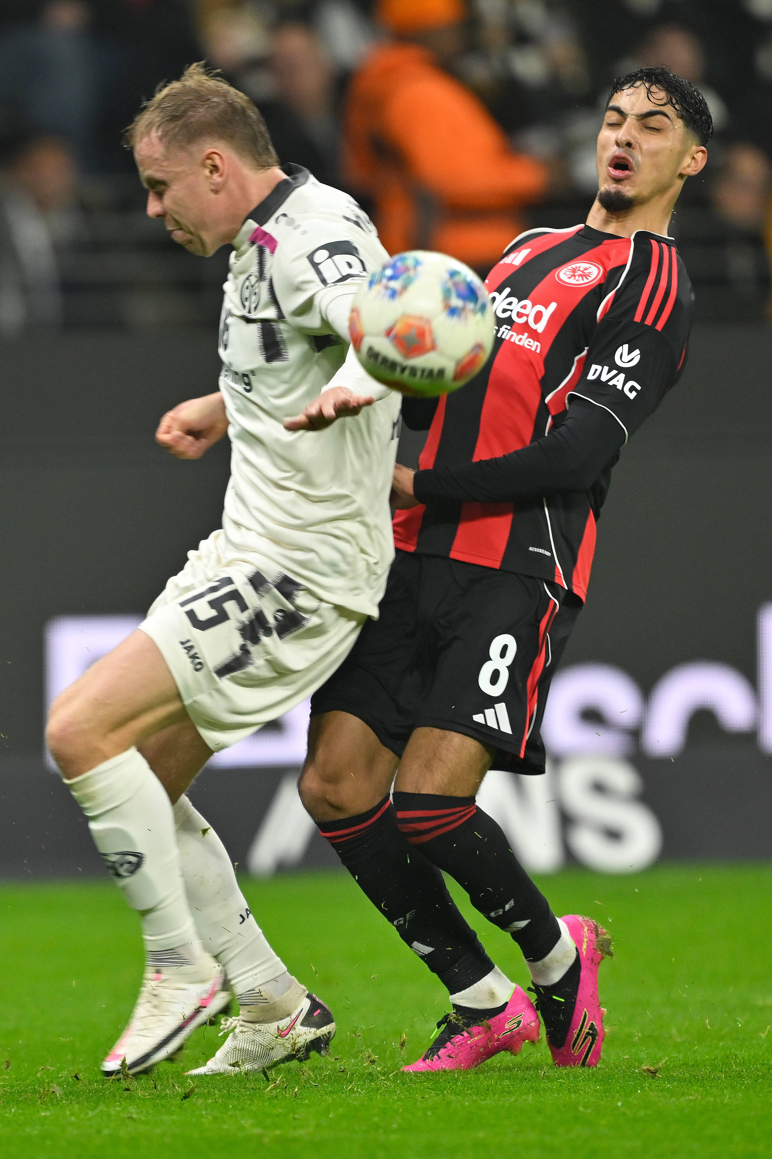 金年会登录入口-国际比赛日法兰克福调整名单以备亚冠；手感冰凉环节打磨；话题不断；数据趋势出现新变化的简单介绍-金年会登录入口